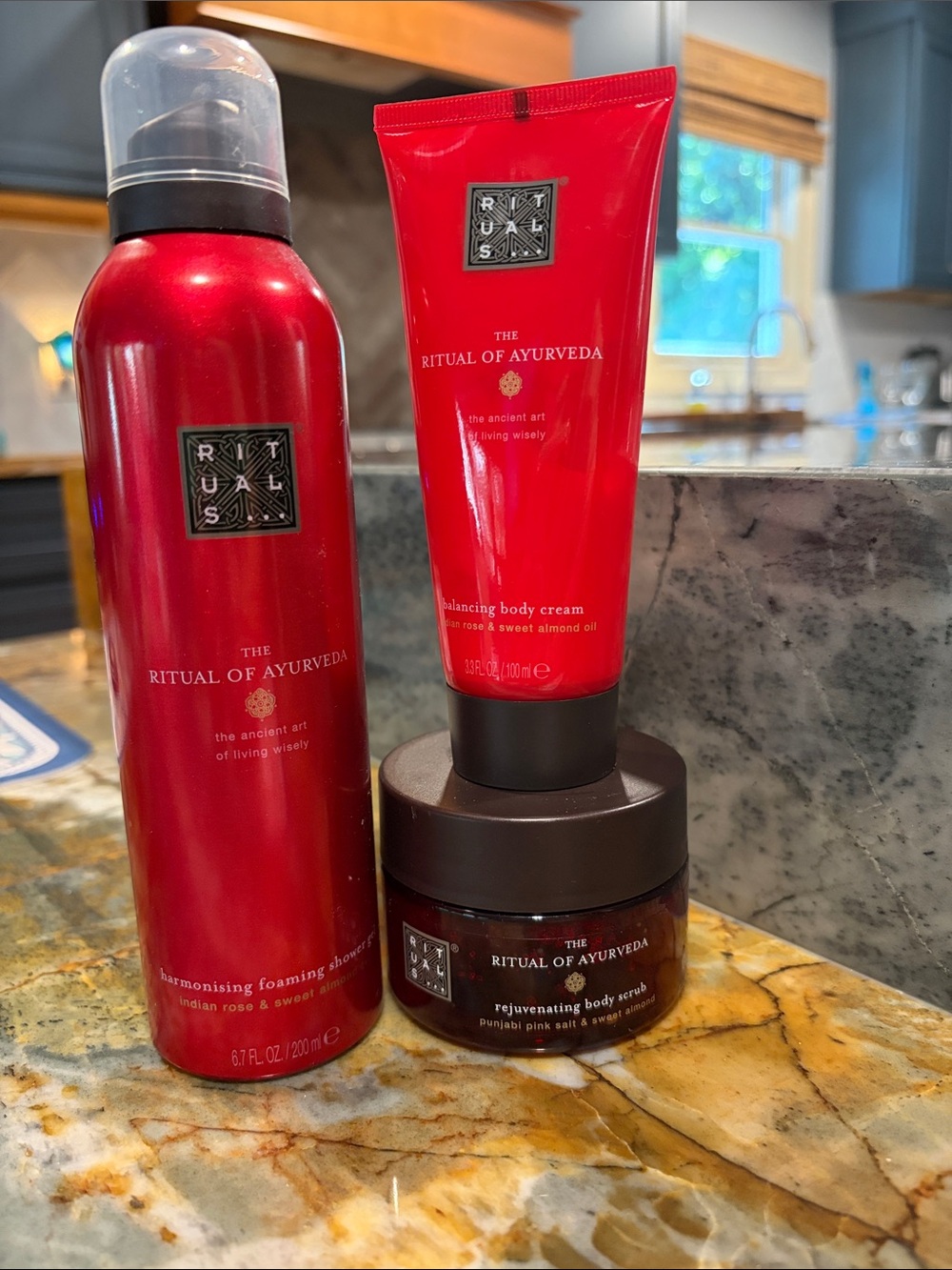 The Ritual of Ayurveda Balancing Body Trio:SHOWER FOAM,SCRUB,CREAM